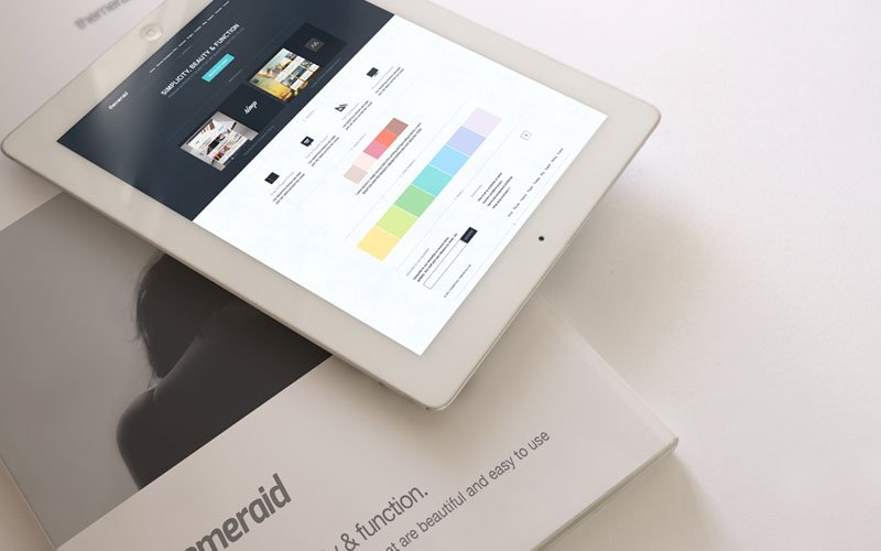 Free-iPad-&-Magazine-Mockup