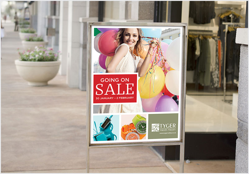 Free-Sale-Sign-Outside-Retail-Store-Mockup